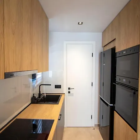 Petrino Compex Iii, By Halkidiki *